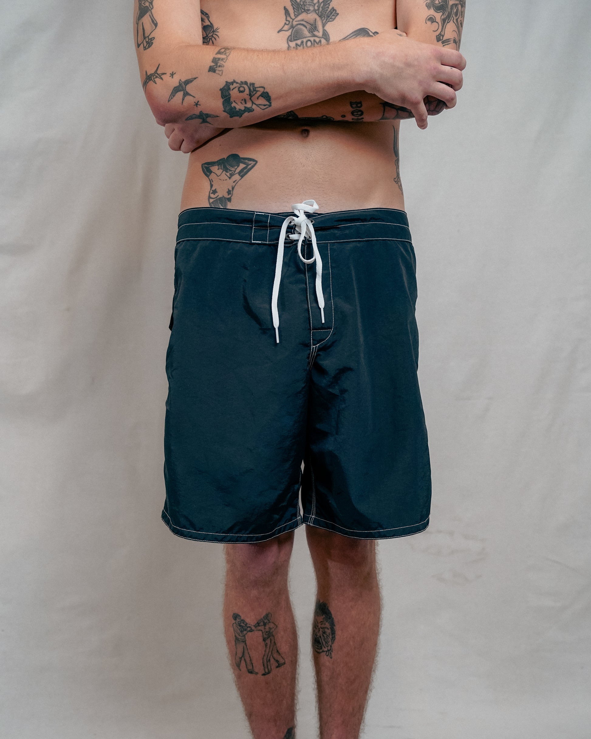 low tide boardshorts - black